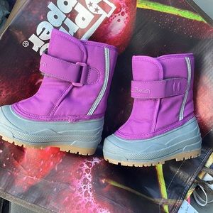Toddler LL bean boots, NWOT, size 6.